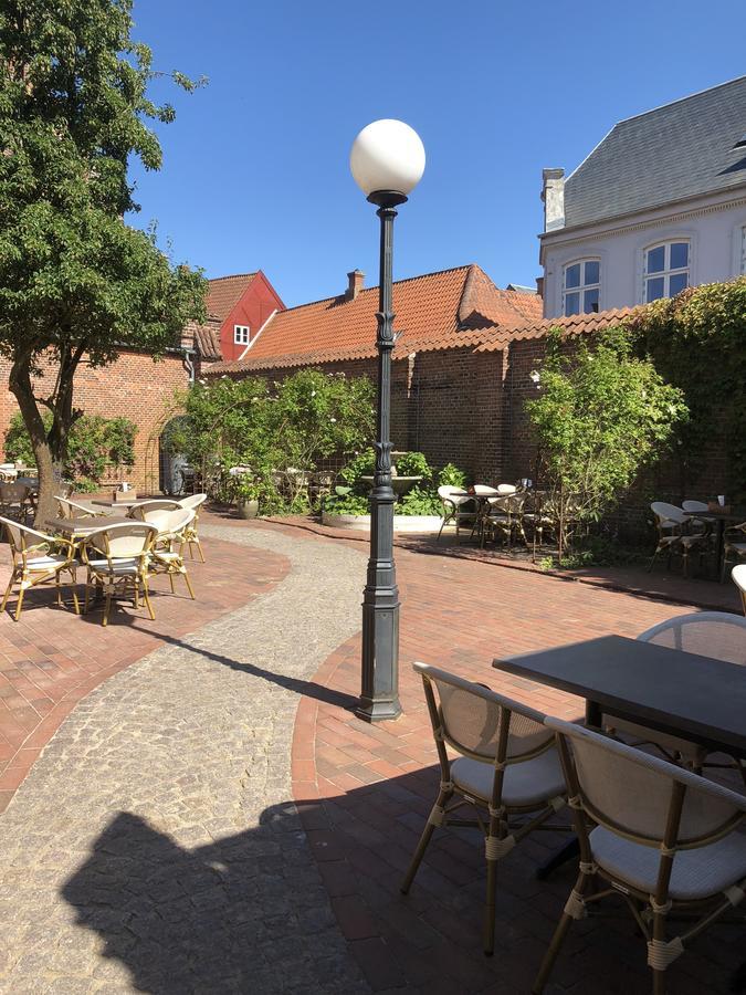 Bed and Breakfast Den Gamle Arrest Рібе Екстер'єр фото