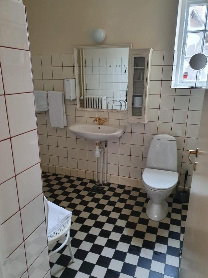 Bed and Breakfast Den Gamle Arrest Рібе Екстер'єр фото